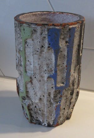 Potterie De Olde Kruyk - Rood Chamotte aardewerken Seqoia vaas ontwerp Piet Kurstjens kopen? Bied vanaf 8!