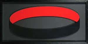 Madeleine Bosscher - Wandobject van vilt, Small circle black red - Ingelijst verkocht voor € 1!