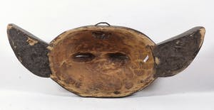 Pende - Dansmasker met kin versiering en kauri ogen kopen? Bied vanaf 1!