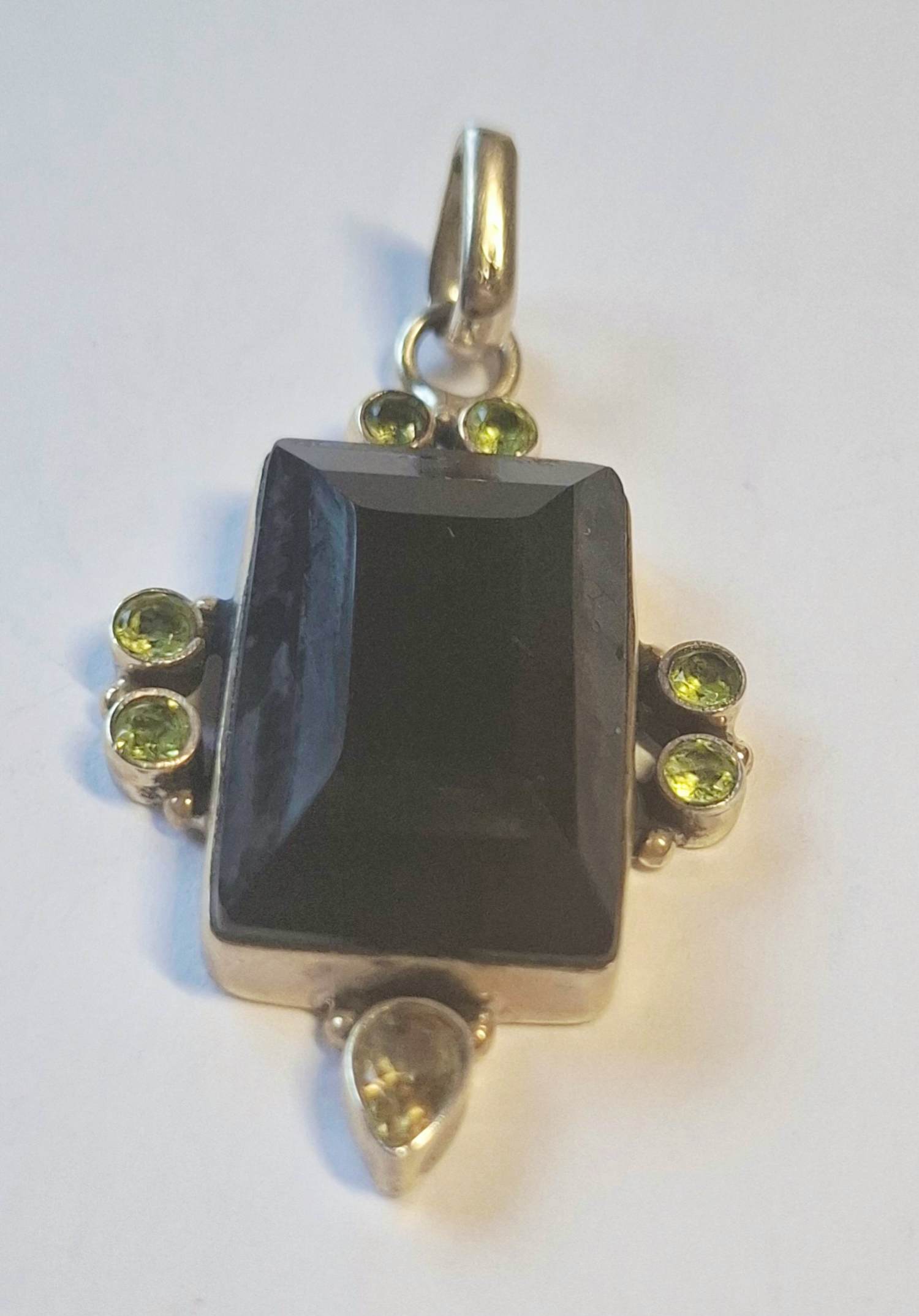 Mooie zilveren hanger met black Onyx verkocht voor € 75!