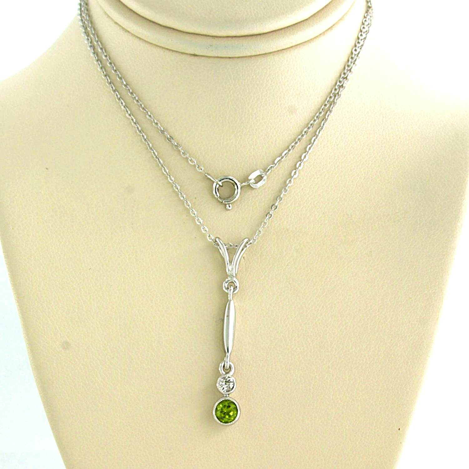 14k gouden collier en hanger met peridot en bolsjewiek geslepen diamant kopen? Bied vanaf 410!
