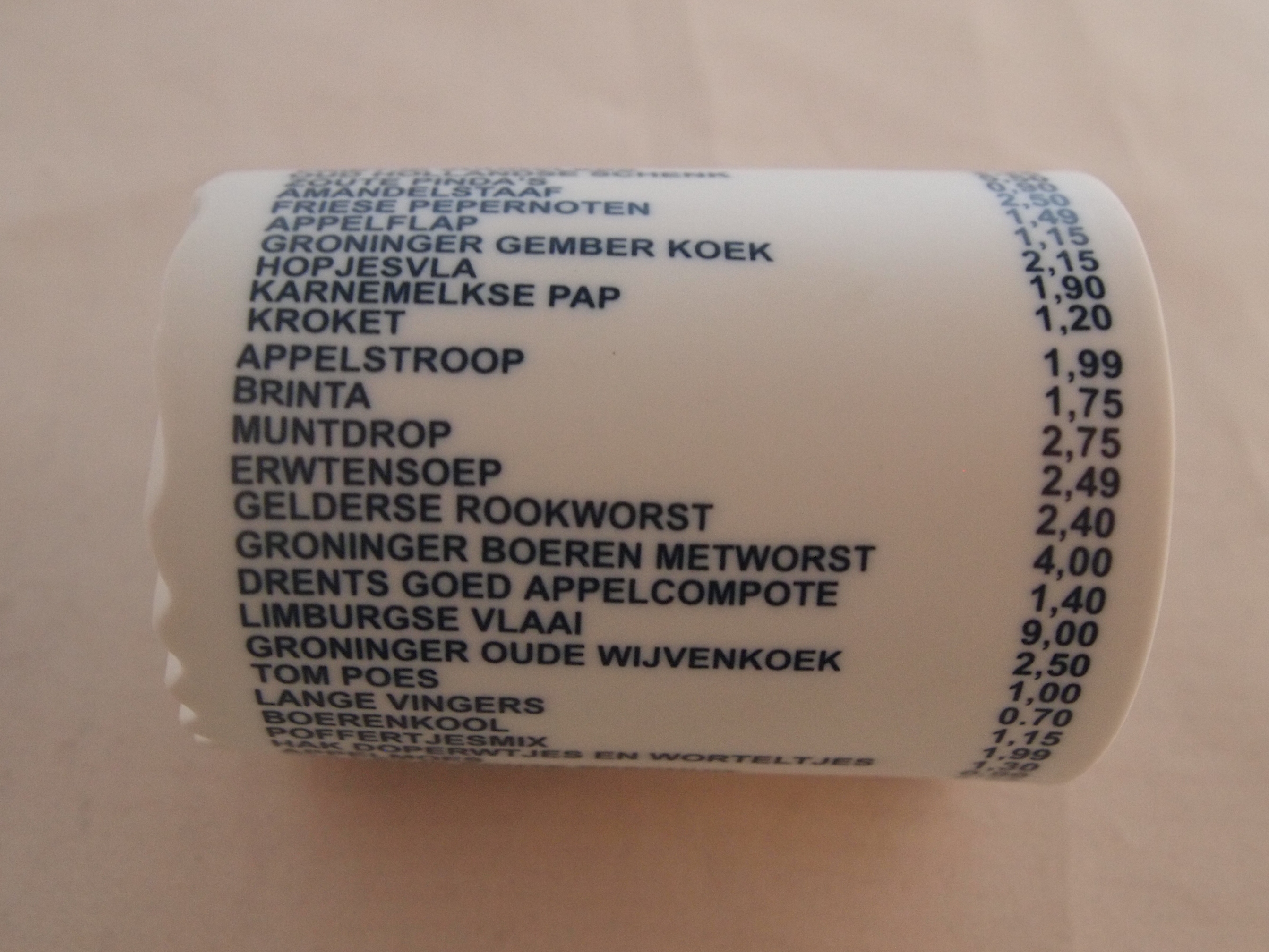 Niet of onleesbaar gesigneerd - Studio biscuit porseleinen beker "boodschappenlijst" kopen? Bied vanaf 1!