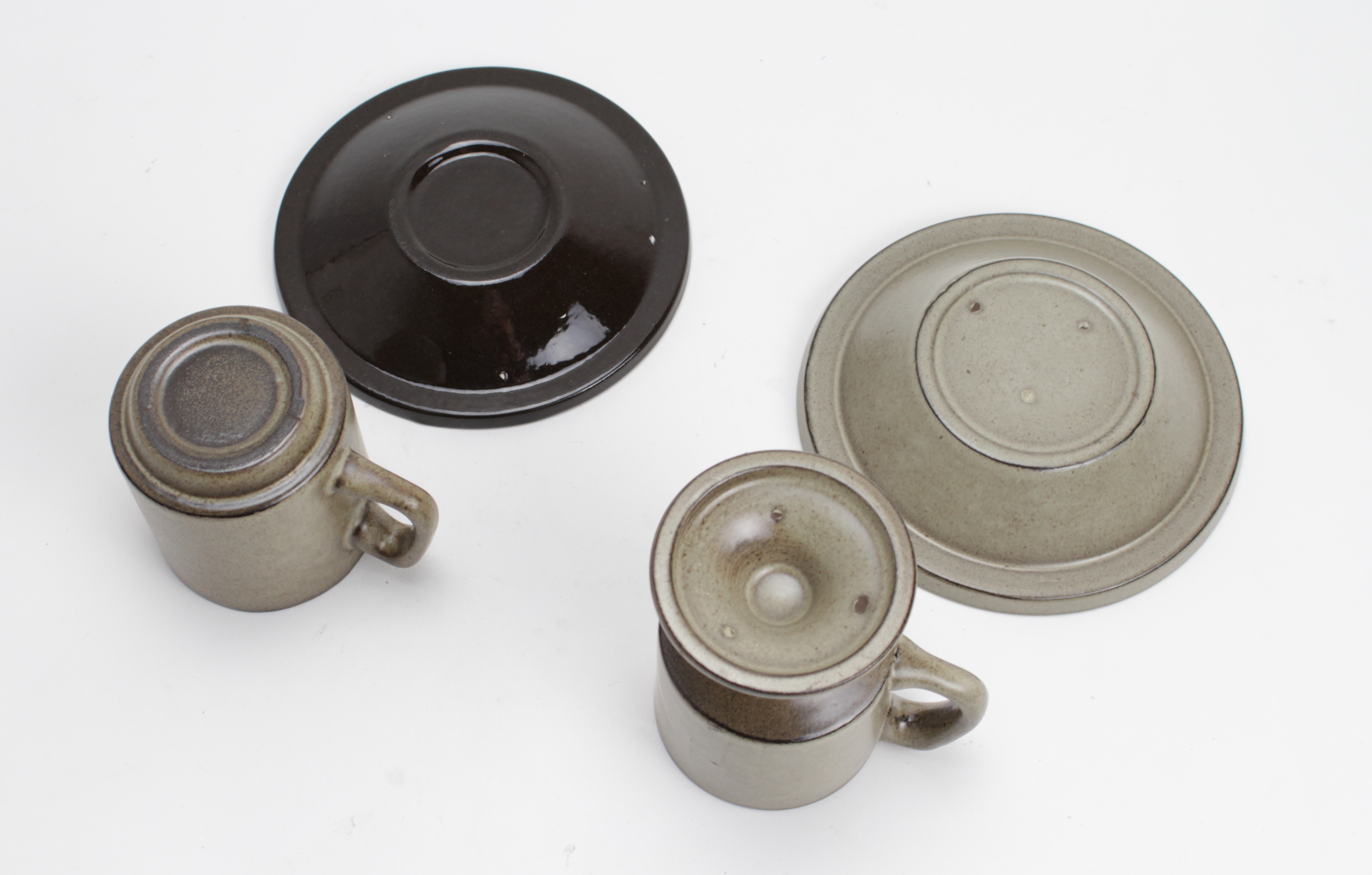 Cor Unum - 2 aardewerk kop en schotels kopen? Bied vanaf 5!