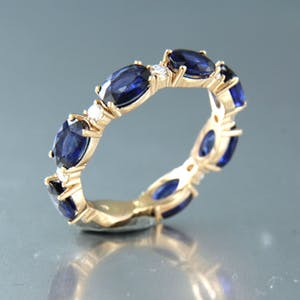 18K Goud - rood gouden ring bezet met saffier en briljant geslepen diamant kopen? Bied vanaf 550!