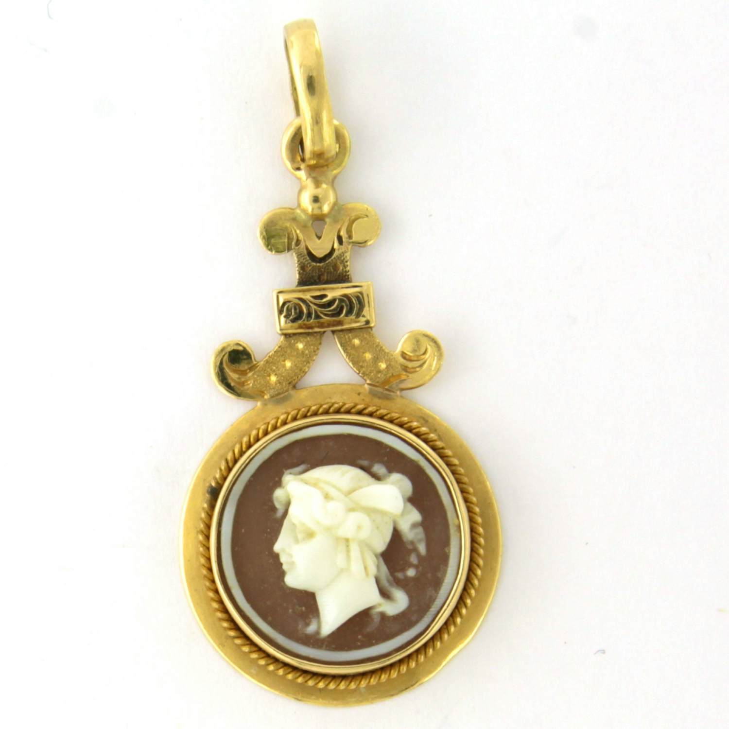 18k gouden hanger bezet met camee kopen? Bied vanaf 180!