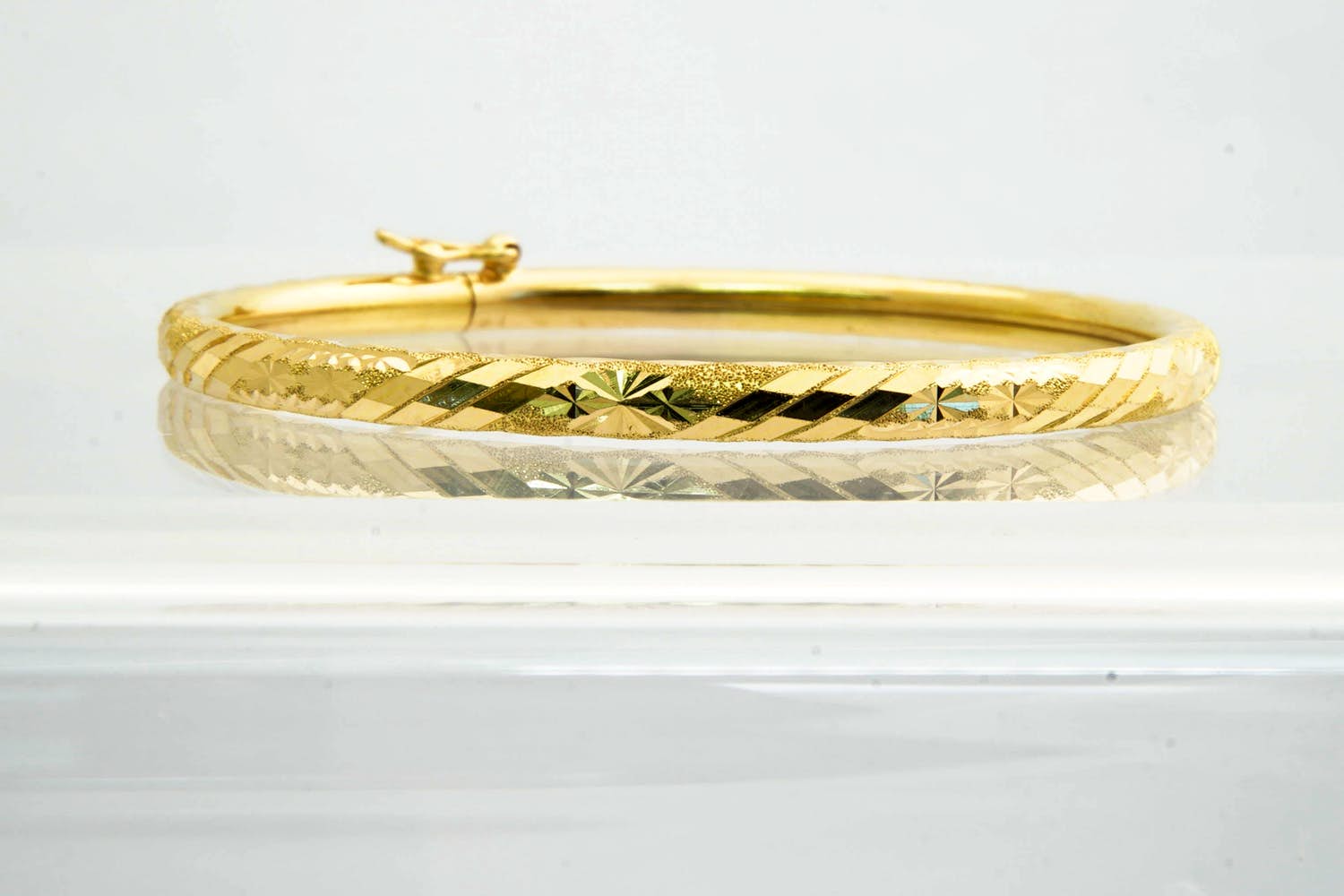 82 - Markante, gefacetteerd afgewerkte 18Krt geel gouden armband kopen? Bied vanaf 360!