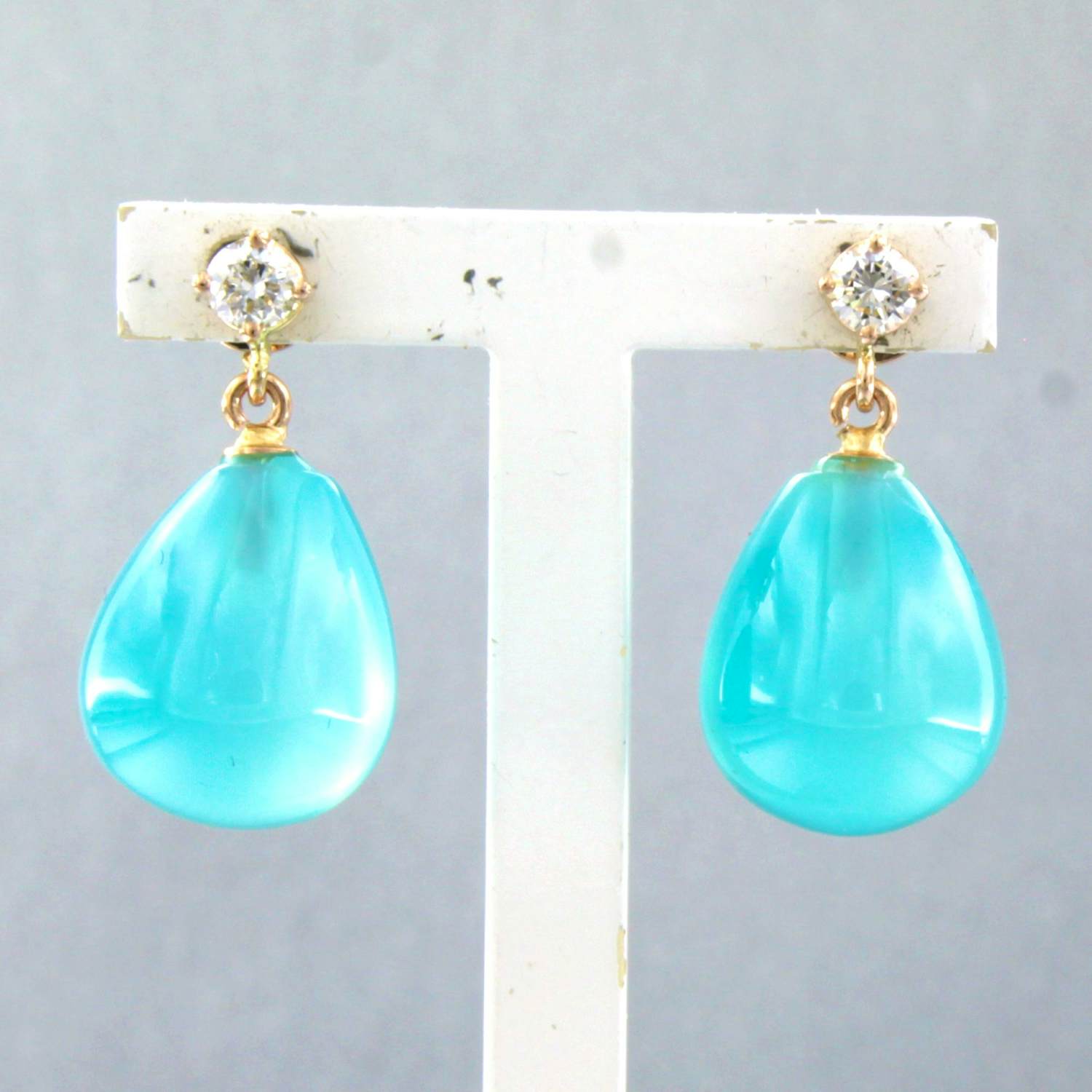 18k gouden oorhangers met chalcedoon en briljant geslepen diamant tot. 0.22ct kopen? Bied vanaf 460!