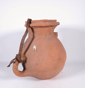 Peter von Hartsvelt Müller - Aardewerk, Terracotta mezenpot (Groot) kopen? Bied vanaf 1!