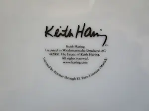Keith Haring - Servies: 3 verschillende maten borden, 1 koffiekop en schotel kopen? Bied vanaf 80!