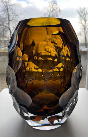 Petr Karizek - Unique XL glasobject “ BEEHIVE “ van Petr Karizek kopen? Bied vanaf 390!