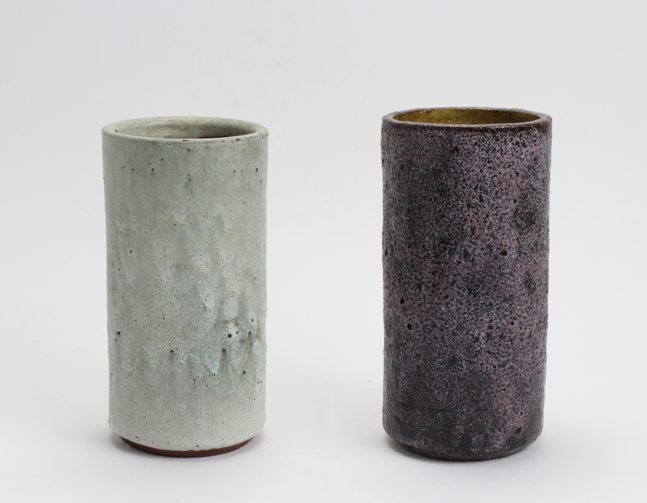 Pieter Groeneveldt - 2 aardewerk kokervazen verkocht voor € 10!