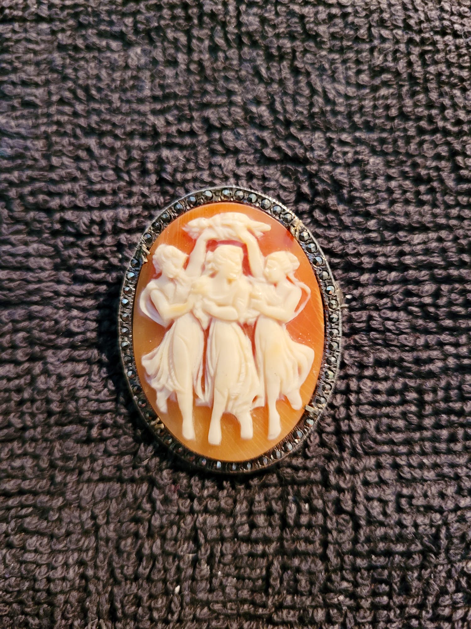 Schelpcamee broche/hanger kopen? Bied vanaf 80!