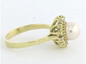 14k gouden ring bmet parel en briljant geslepen diamant tot. 0.30ct kopen? Bied vanaf 515!