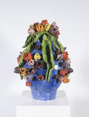 Wendy Limburg - Keramieken dekselvaas met tulpen kopen? Bied vanaf 100!