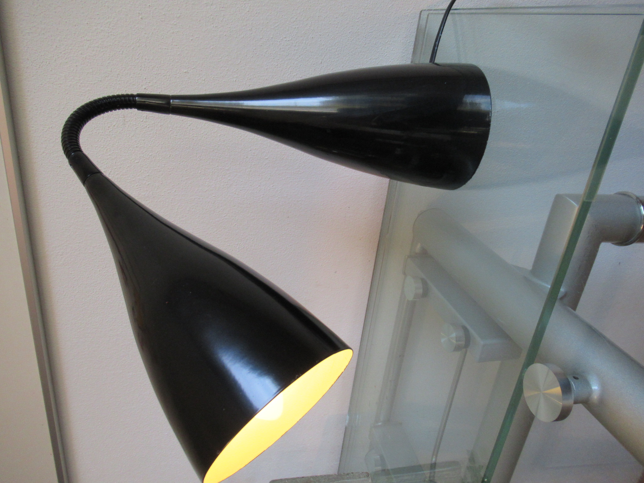 Niet of onleesbaar gesigneerd - Vintage tafellamp jaren 70 kopen? Bied vanaf 1!