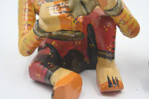 Niet of onleesbaar gesigneerd - Houten Muzikanten Standbeelden, Handgeschilderde Rajasthani traditionele zittend kopen? Bied vanaf 1!