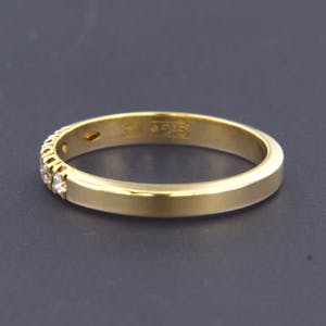18K Goud - rijring bezet met briljant geslepen diamant totaal circa 0.15 ct, ringmaat 18 kopen? Bied vanaf 240!