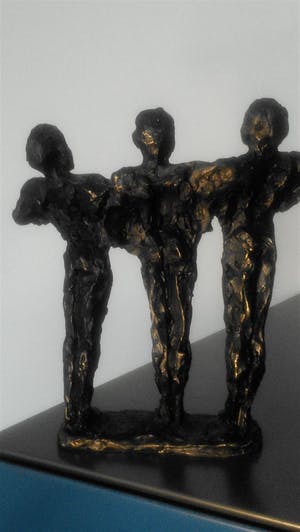 Brons (Onbekend) - Drie trotse mannen kopen? Bied vanaf 49!