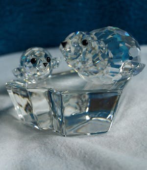 Curiosa - Swarovski - Jaarstuk “Zeehond met kind“ – Kristal - 1991 kopen? Bied vanaf 1!