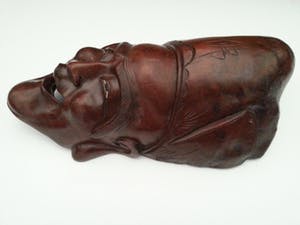 Niet of onleesbaar gesigneerd - Chinees maskerbeeldhouwwerk met ivoorbijlagen - Hardhout kopen? Bied vanaf 1!