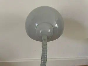 Niet of onleesbaar gesigneerd - Franse grijze metalen bureaulamp kopen? Bied vanaf 1!