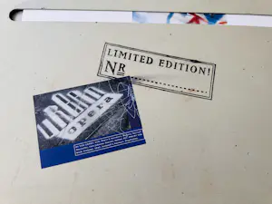Jean Ruiter - Urban Opera Limited Edition nr. 914 met gesigneerde C-print KAWAESTVVTANS (1993) kopen? Bied vanaf 175!
