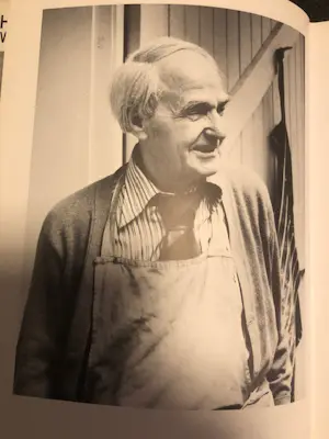 Buy Henry Moore - wood sculpture? Bid from 33!