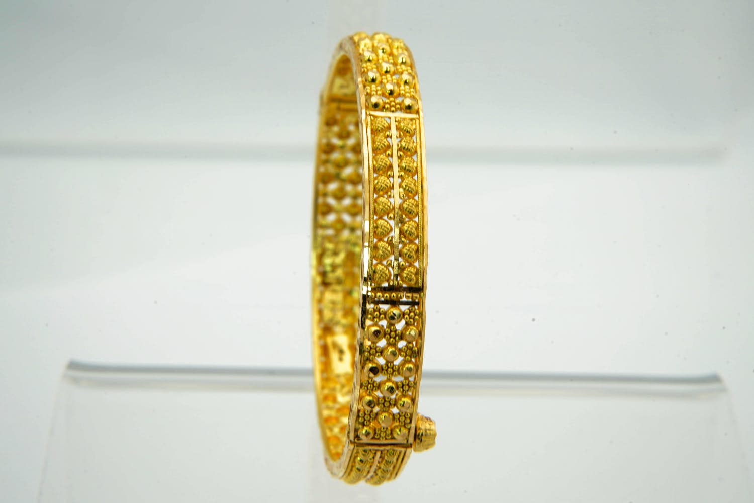 61 - 20 karaat geel gouden kinder armband met schroefsluiting kopen? Bied vanaf 530!