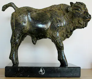 Hetty Heyster - Bronzen sculptuur: Bizon kalf - 1990 + boek (beeld staat in boek) kopen? Bied vanaf 1250!