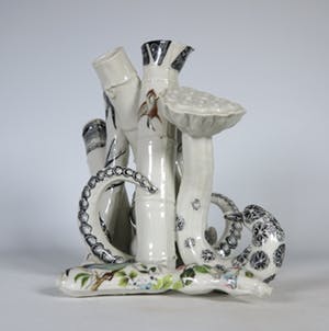 Pauline Wiertz - Porselein, Zeecollage/ vaas met dieren- en bloemenmotief kopen? Bied vanaf 350!