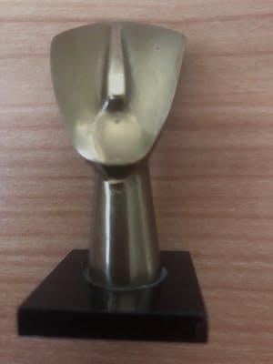 Brons (Onbekend) - Modern bronzen beeldje van gezicht . kopen? Bied vanaf 25!