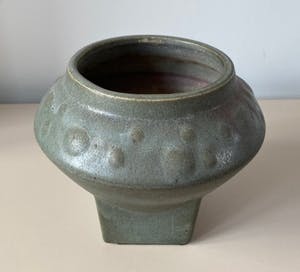 Keramische industrie Loré - Zeldzame brutalistische vaas modelnr B150 ontwerp Matt Camps kopen? Bied vanaf 1!