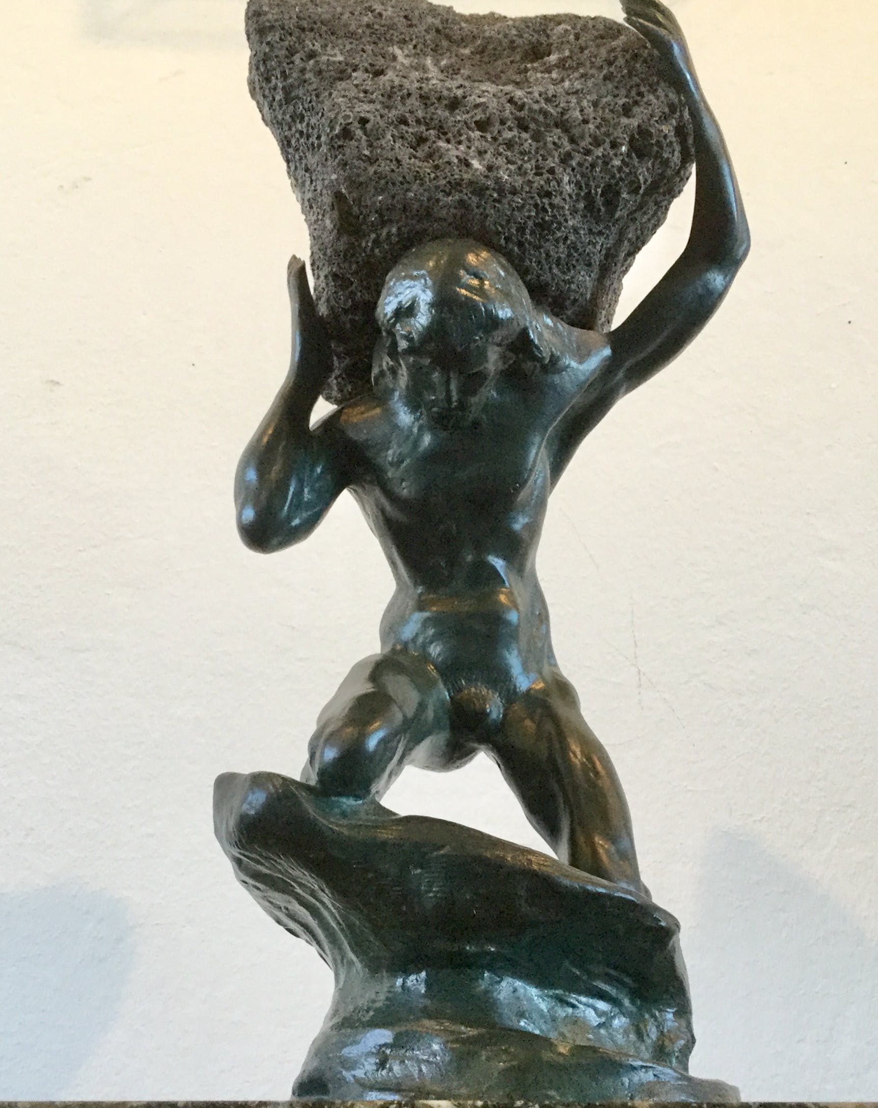 Buy Emile Baese - Bronzen sculptuur van Emile Baes,gesigneerd.? Bid from 525!