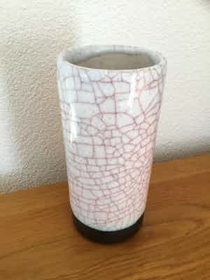 Pieter Groeneveldt - Vaas | Wit craquelé glazuur verkocht voor € 25!