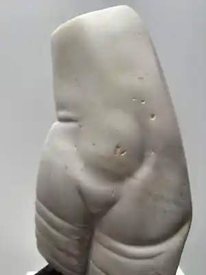Francesca Zijlstra - Marmeren sculptuur | 'Tors van een vrouw' UNIEK WERK kaufen? Bieten Sie von 1500!