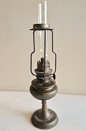 Curiosa - Collectie klein antiek (9): Engeltjeslampje, Olielamp, Kaarslontenknippers etc. kopen? Bied vanaf 1!