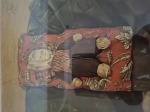 Jopie Huisman - Pop op rood kussen kopen? Bied vanaf 49!
