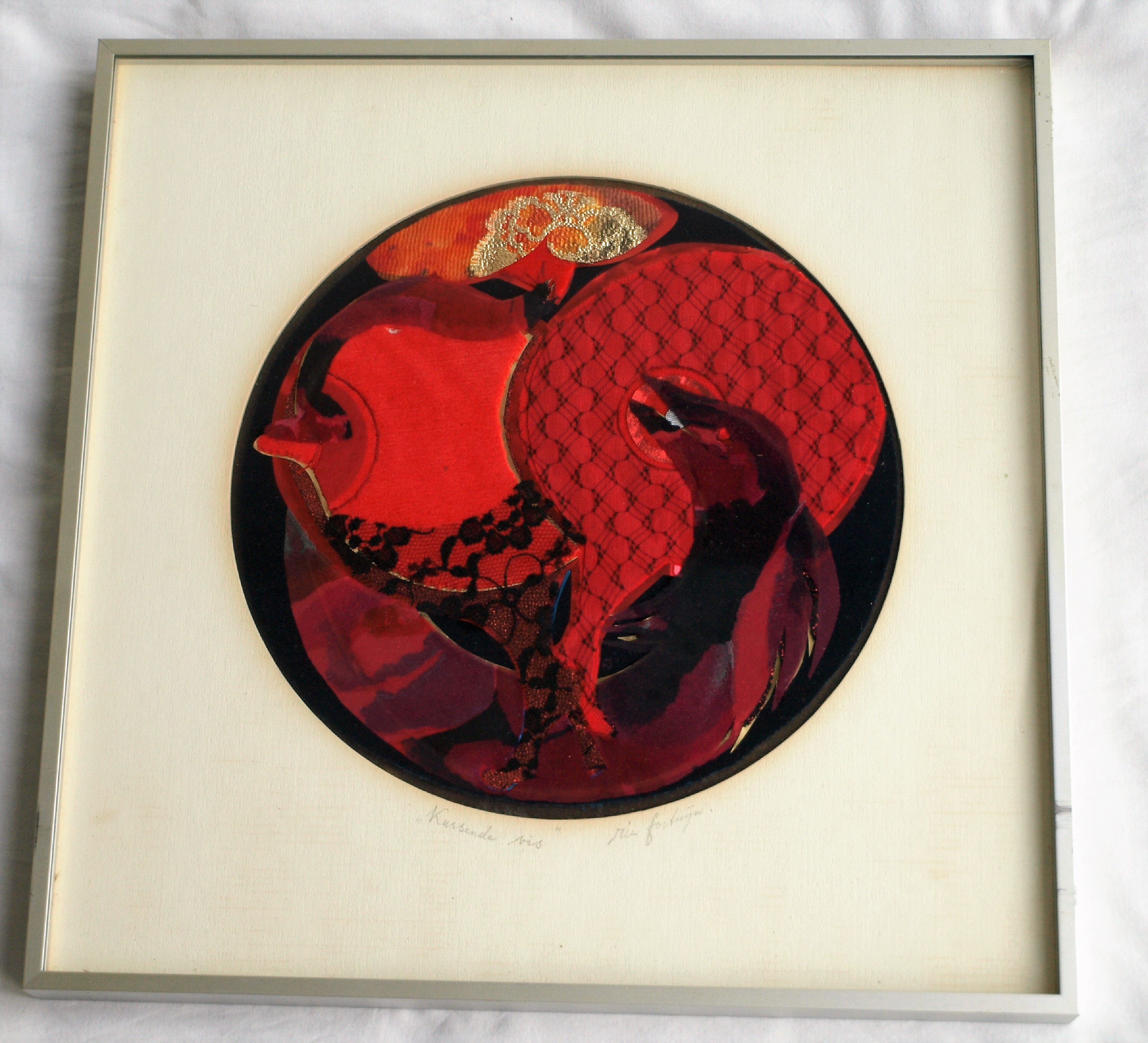 Ria Fortuijn - Kussende vis – Textiel – gesigneerd & ingelijst  kopen? Bied vanaf 15!