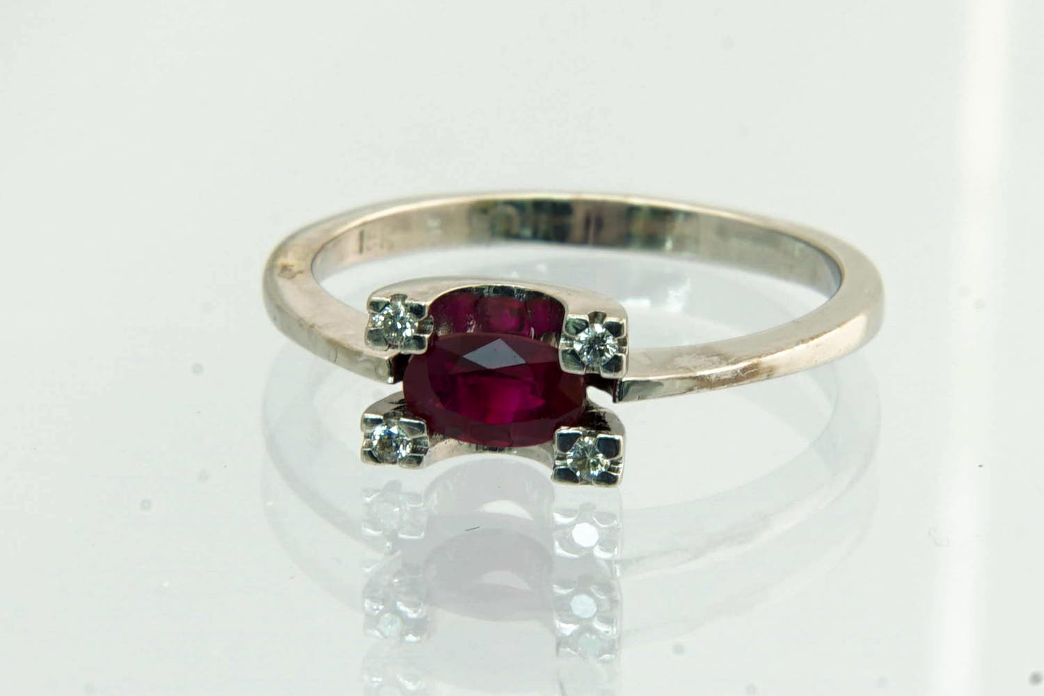 54 - 14 karaat wit gouden ring met diamant gezet met ca  0.04 crt briljant kopen? Bied vanaf 170!