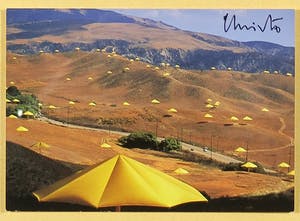 Christo - Handgesigneerde artcard The Umbrellas Japan + boek kopen? Bied vanaf 1!