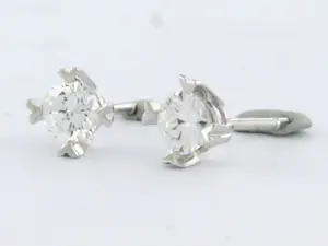 Buy 18k wit gouden solitair oorknoppen met briljant geslepen diamant tot. 0,22ct? Bid from 300!