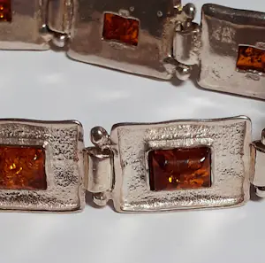AcheterIn nieuwstaat .Zilveren armband bezet met natuurlijke rechthoekige Barnsteen? Enchérissez de 100!