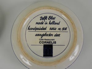 Niet of onleesbaar gesigneerd - Delfts blauw bakje / schaaltje / potje met deksel kopen? Bied vanaf 1!