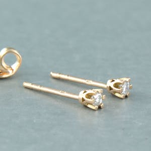 18k roségouden oorknoppen bezet met briljant geslepen diamant tot. 0,08ct kopen? Bied vanaf 1!