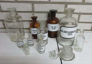 Curiosa - Set van antieke glazen apothekerspotten en flesjes kopen? Bied vanaf 1!