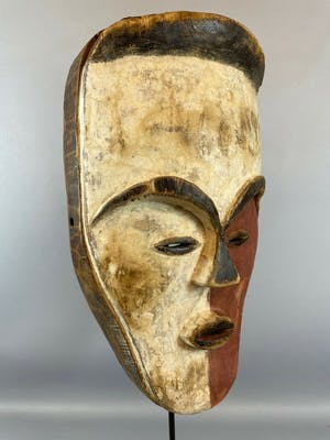 Teke - 210864 - Old Tribal used African Teke mask - Congo. kopen? Bied vanaf 45!