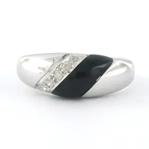 Acheter14k witgouden ring bezet met onyx en single cut geslepen diamant 0.10 ct-rm 17.5? Enchérissez de 200!
