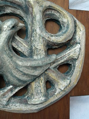 Klaas Pijlman - Chamotte / Aardewerk op paneel , Duif & Pax Christi - ca. 1970 kopen? Bied vanaf 25!