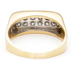 Geelgouden 18 karaats ring bezet met diamant 0.30.ct kopen? Bied vanaf 450!