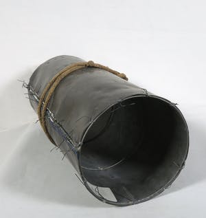 Frits Gramberg - Loden object, Thora 3 'Of dat ze honger heeft...' kopen? Bied vanaf 1!